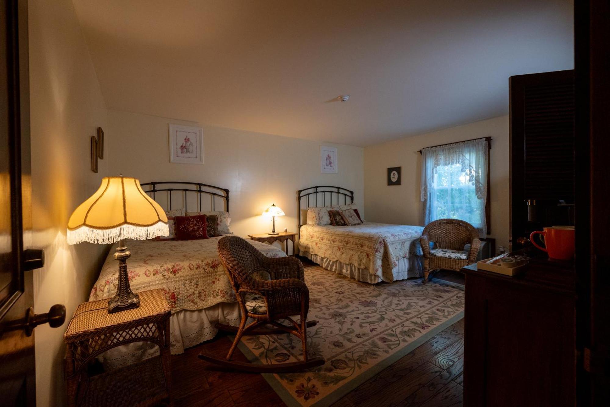 La Perla Restaurant & Country Inn Averill Park Экстерьер фото